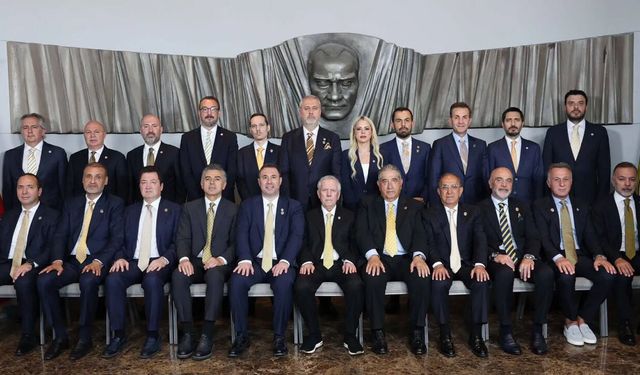 Fenerbahçe'de görev dağılımı belli oldu: Futbolun yeni patronları açıklandı