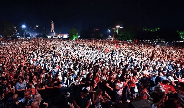 İzmir’de 'Çim Konserleri' başlıyor: Yaz boyunca müzik şöleni