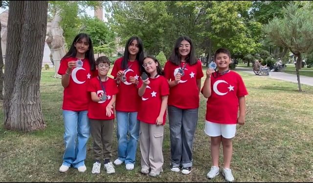 Aksaraylı öğrenciler matematik olimpiyatından dünya dereceleriyle döndü