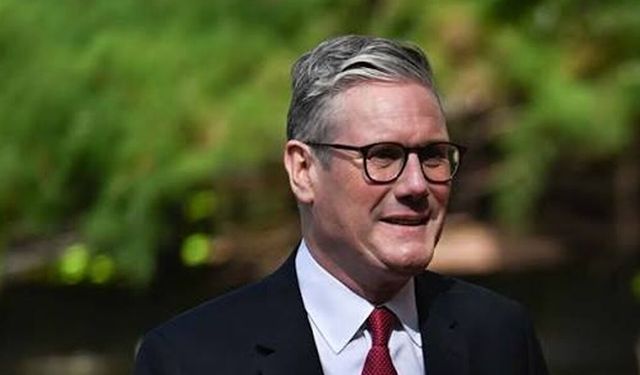 İngiltere Başbakanı Keir Starmer koltuğu devrediyor