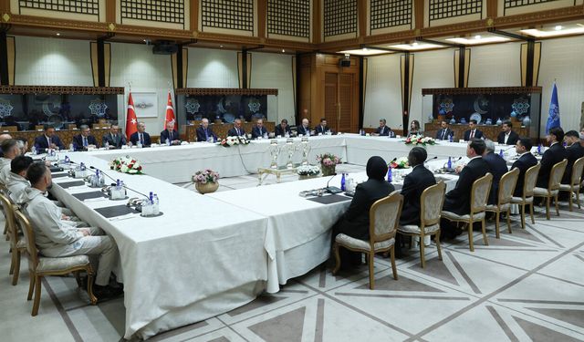 Erdoğan, Süper Lig'e yükselen futbol takımları ile bir araya geldi