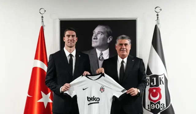 KAP'a bildirildi: Beşiktaş, Vlahovic transferini duyurdu