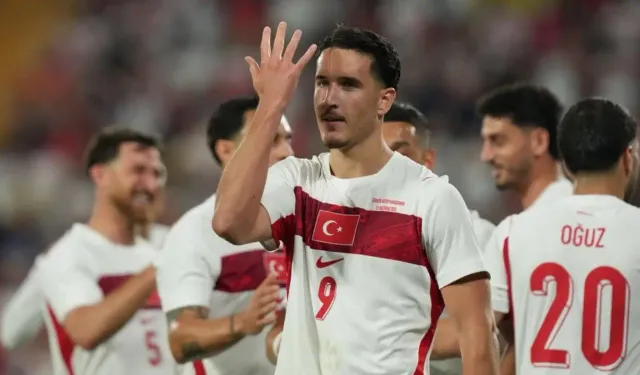 Milli futbolcunun evine hırsız girdi!