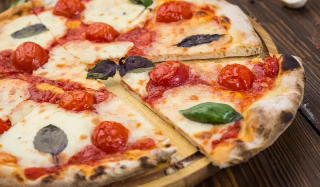 Dünyaca ünlü pizza zinciri Çin'de el değiştirdi