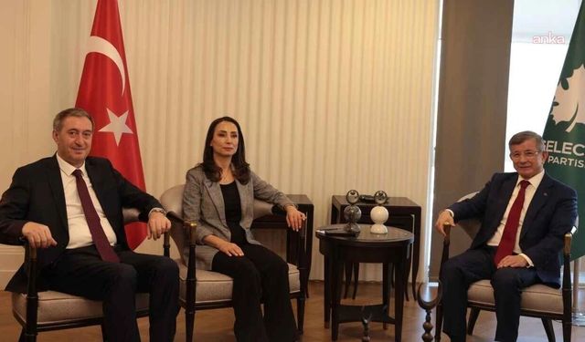 DEM Parti Eş Genel Başkanları Bakırhan ve Hatimoğulları'ndan Ahmet Davutoğlu’na geçmiş olsun telefonu