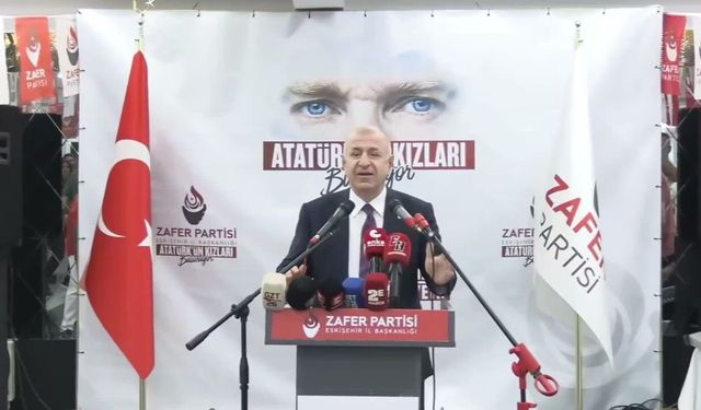 Ümit Özdağ: "Bu ülkenin öğrencilerine asgari ücret seviyesinde burs verebilecek şekilde yönetilmeye ihtiyacı var"