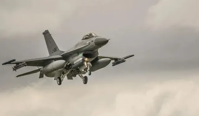 Almanya’da ABD üssünde F-16 kazası: Pilot yaralı kurtuldu...