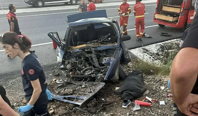 Muğla’da feci kaza! Otomobil refüje çarptı, 2 kişi hayatını kaybetti!