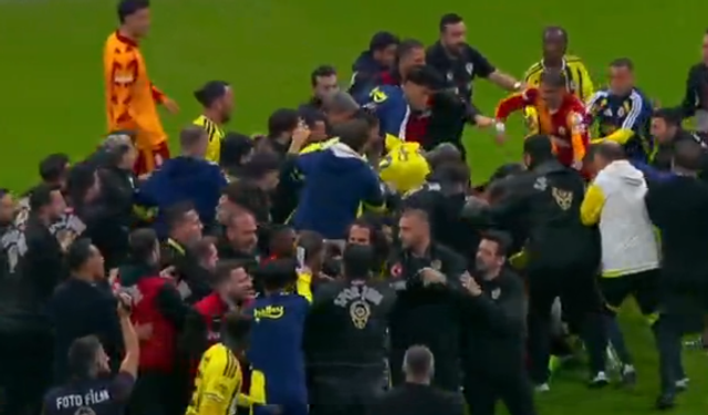 Derbide son düdük çaldı ve bir anda ortalık karıştı: Galatasaray 2-1 Fenerbahçe