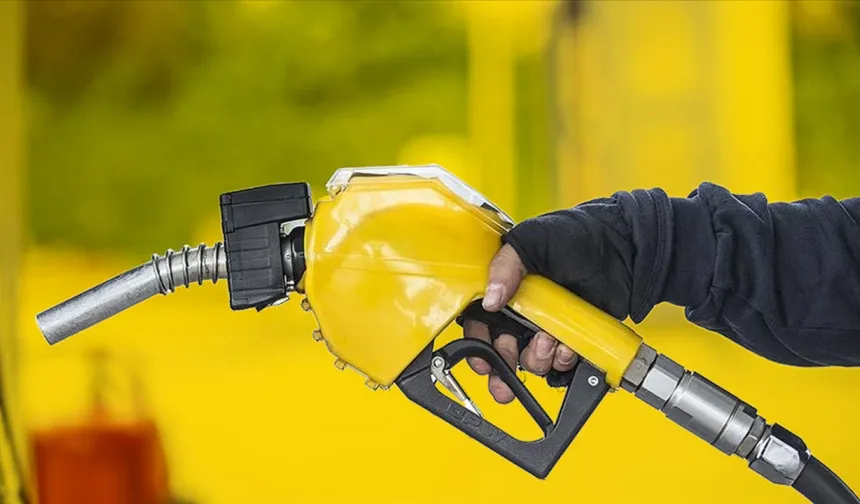 Akaryakıtta tabelalar değişiyor: Motorin fiyatlarına indirim yolda!