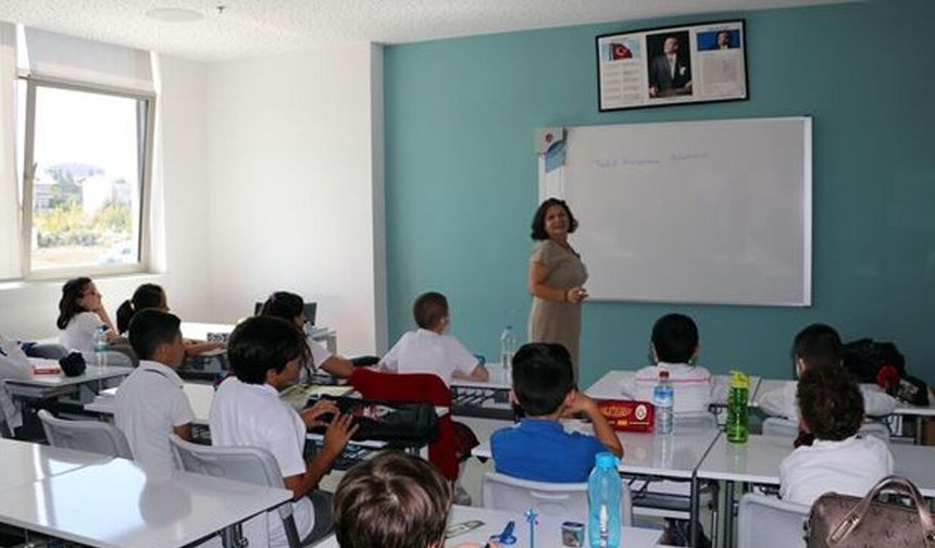 Öğrenci ve öğretmenleri ilgilendiren karar! O tatiller kaldırılıyor
