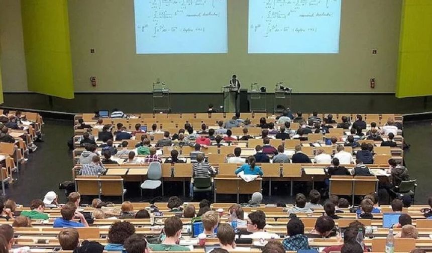 Üniversitelerde akademik kadro alarmı: 3 bin 830 bölümde profesör bulunmuyor