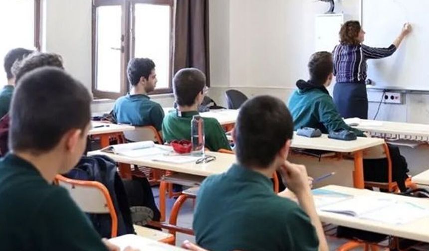 Ders programlarında milyonlarca öğrenciyi ilgilendiren e-Okul kararı