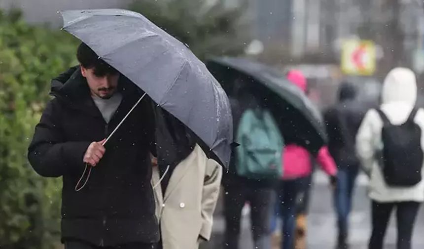 AKOM'dan İstanbullulara yılbaşı uyarısı! Soğuk ve yağışlı geçecek