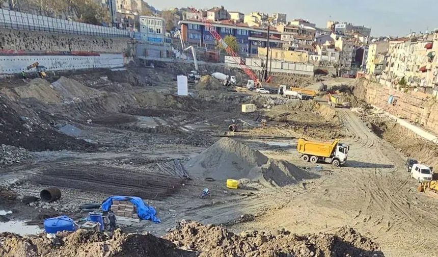 Karagümrük'teki Aetius Sarnıcı’na kepçeyle girdiler