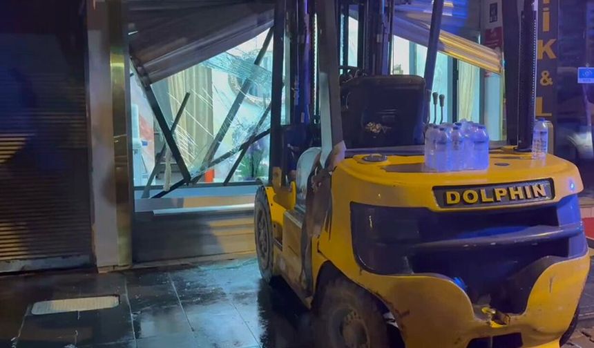 Kayseri'de film gibi kuyumcu soygunu! Forkliftle kepengi kırdı