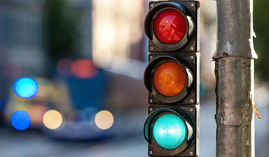 Trafikte köklü değişim: Dördüncü renk yakında geliyor