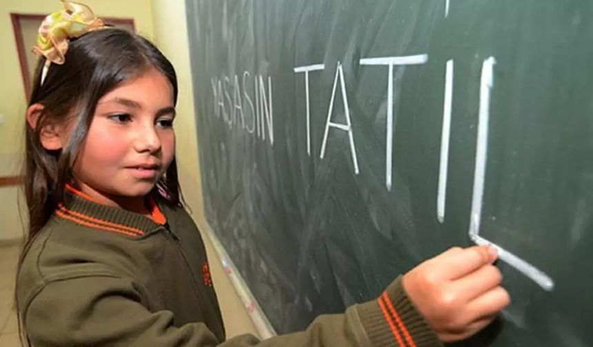 MEB takvimi açıklandı: Martta ara tatil ve bayram birleşiyor