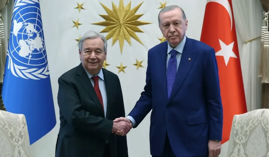 TRT Atatürk'lü pankartı göstermemişti ama Erdoğan o pankartı okudu