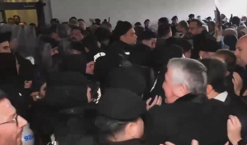 Bursa'da başkanvekili seçimi öncesinde CHP'lilere sert müdahale!