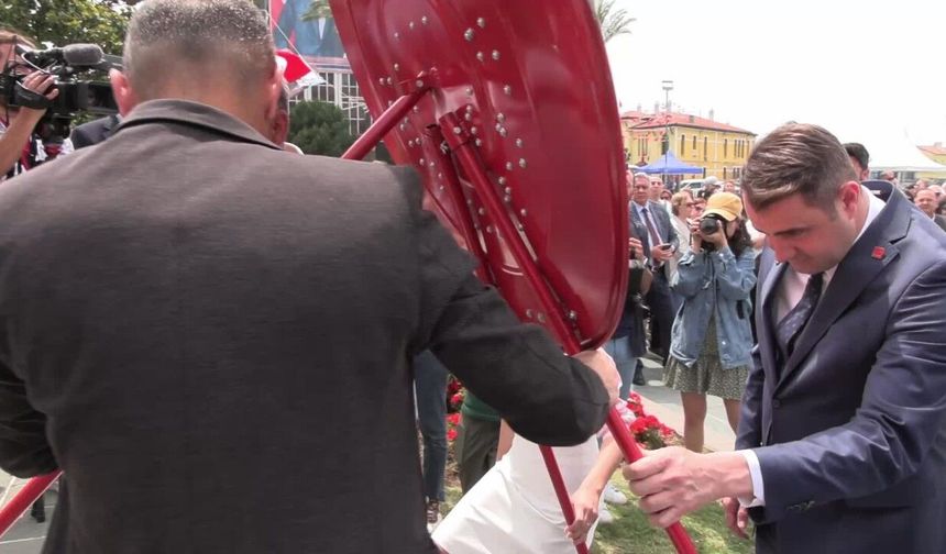 CHP'den İzmir’de Bandırma Vapuru maketli 19 Mayıs gençlik yürüyüşü