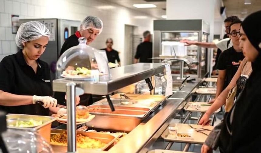Fransa’da öğrencilere 3.30 euro olan yemek menüsü 1 euroya düşürüldü