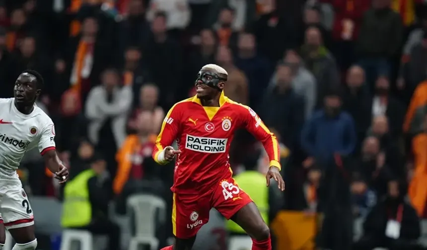 Victor Osimhen'in yanına dünyaca ünlü golcü geliyor!