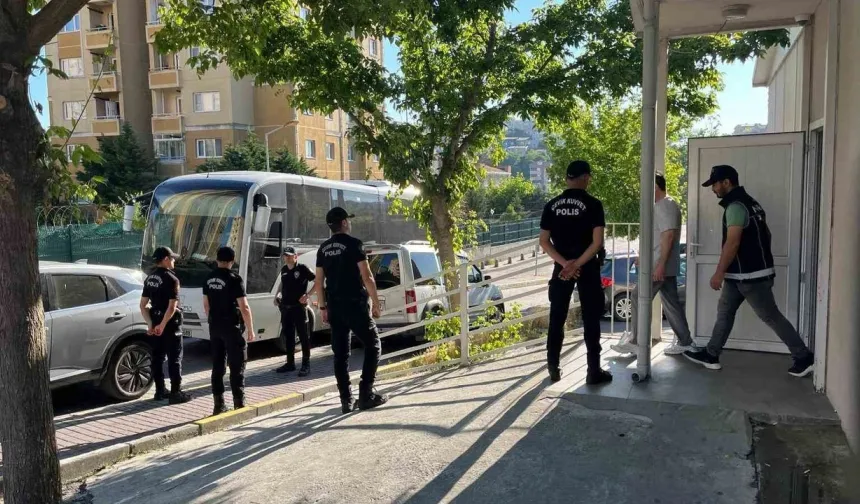 Gözaltına alınan ünlüler adliyeye sevk edildi