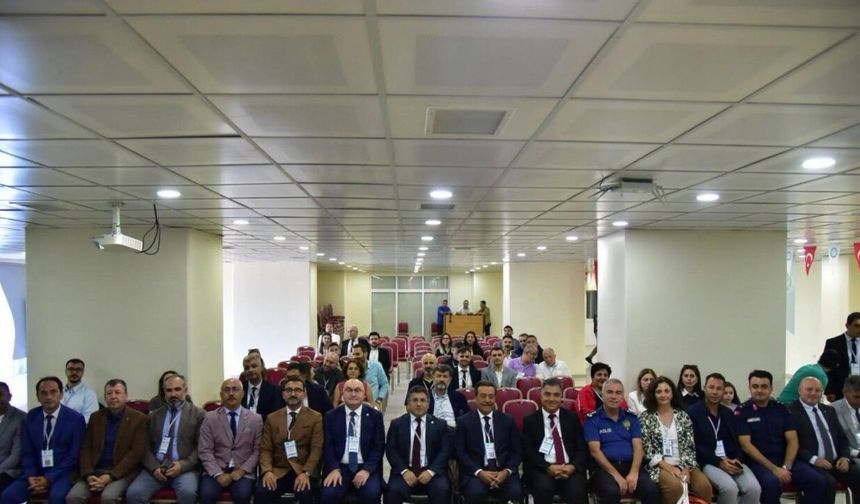 Burhaniye Uluslararası Bilim Kongresine ev sahipliği yaptı