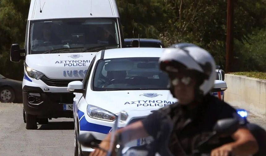 Dövüp topuklarını kestiler! Güney Kıbrıs'ta Türk gence saldırı